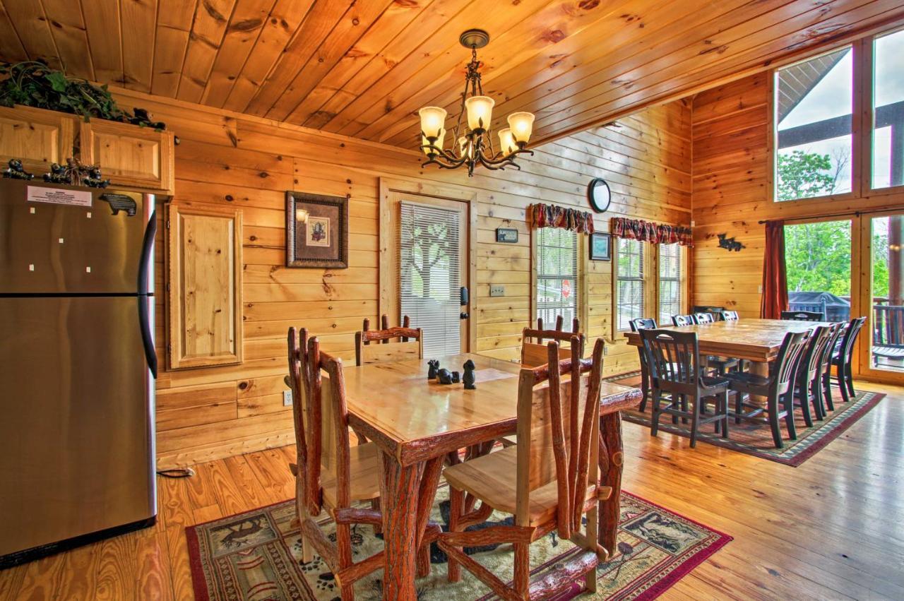 Expansive Gatlinburg Cabin Hot Tub, Deck And Grill! Exterior foto